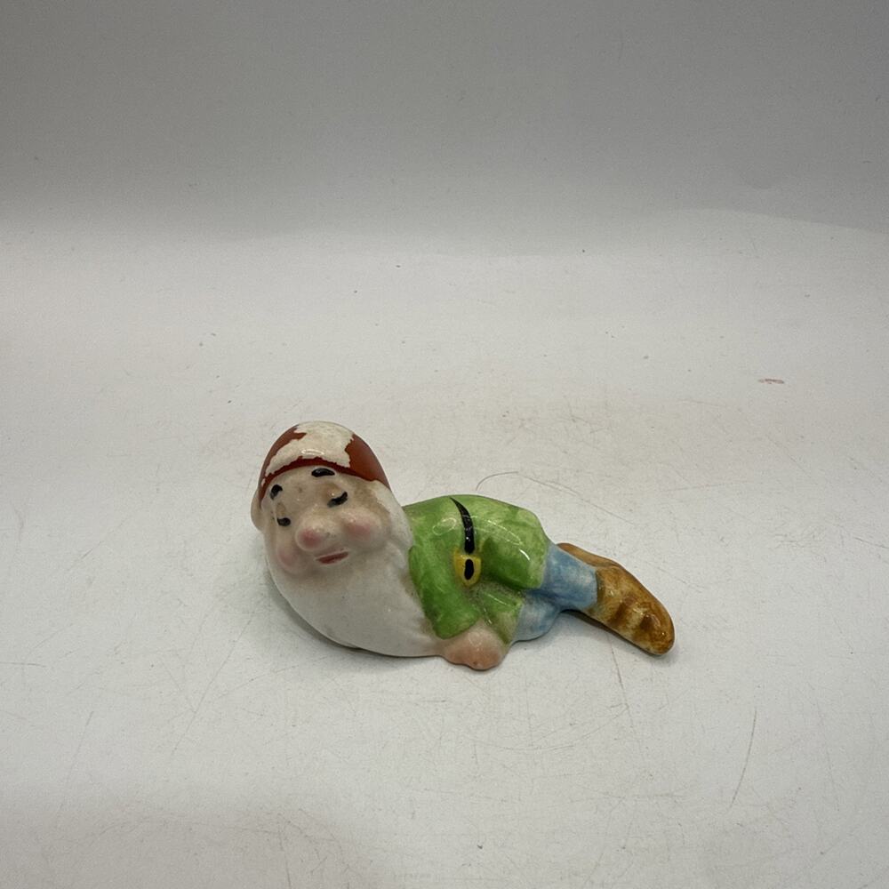 Mini Figurine - Sleepy Dwarf 3" (Walt Disney Productions) - KRB4B *